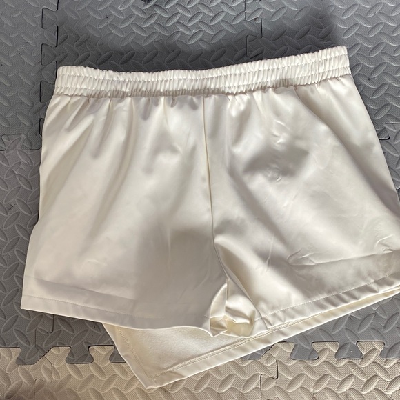 Chic Faux Leather Cream Mini Skort  for Women - Picture 4 of 4